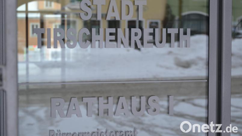 In Tirschenreuth kandidieren bei der Kommunalwahl im März eine Frau und drei Männer für das Bürgermeisteramt im Rathaus. Bild: tss