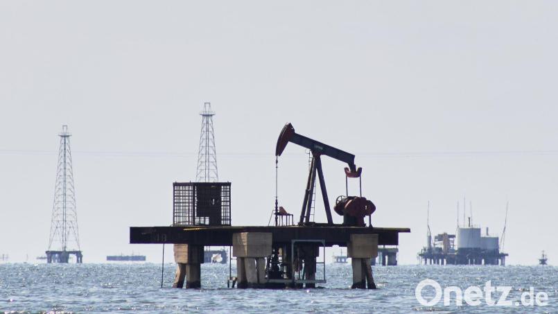 Die Förderung von Öl und Gas heizt das Klima weiter an – und ist dennoch weiter stark verbreitet oder wird wie von US-Präsident Donald Trump sogar noch vorangetrieben. Bild: Edgar Frias/AP/dpa