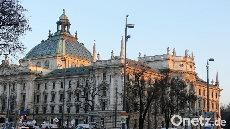 Hier im Justizpalast sollen nach dem Willen der Freien Wähler künftig alle Gerichtsbarkeiten in Bayern unter dem Dach des Justizministeriums verwaltet werden. Das soll mehr Effizienz bringen und auch Geld sparen. (Symbolbild) Bild: Stephan Jansen/dpa
