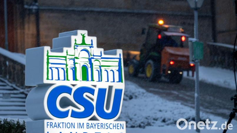 Zum Abschluss der CSU-Klausur stellen sich drei Unions-Fraktionschefs klar gegen die AfD. Bild: Pia Bayer/dpa