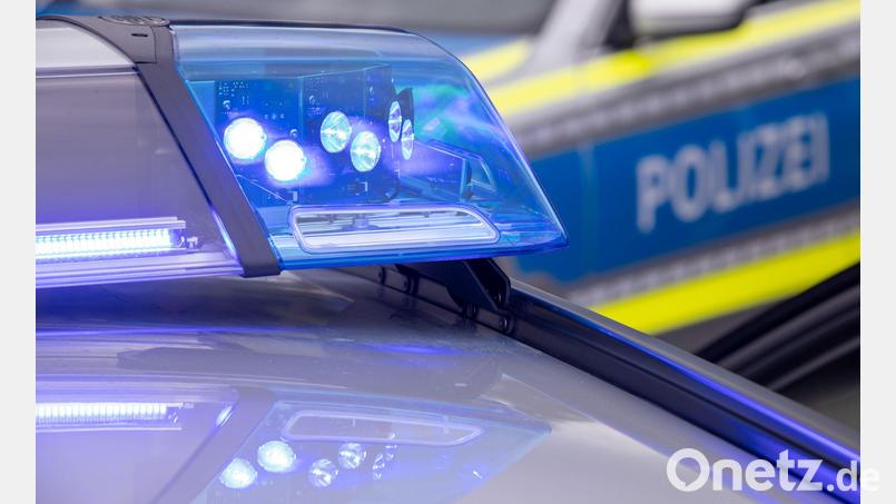 Die Polizei konnte den Tatverdächtigen im Umfeld des Vorfalls festnehmen. (Symbolbild) Bild: Daniel Karmann/dpa