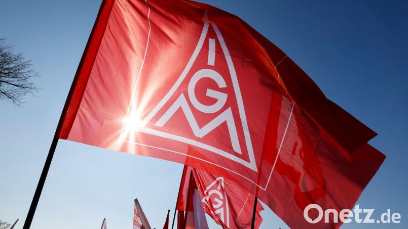 Die IG Metall kritisiert die Schließungspläne von Valeo in Bad Neustadt. (Symbolbild) Bild: Thomas Banneyer/dpa