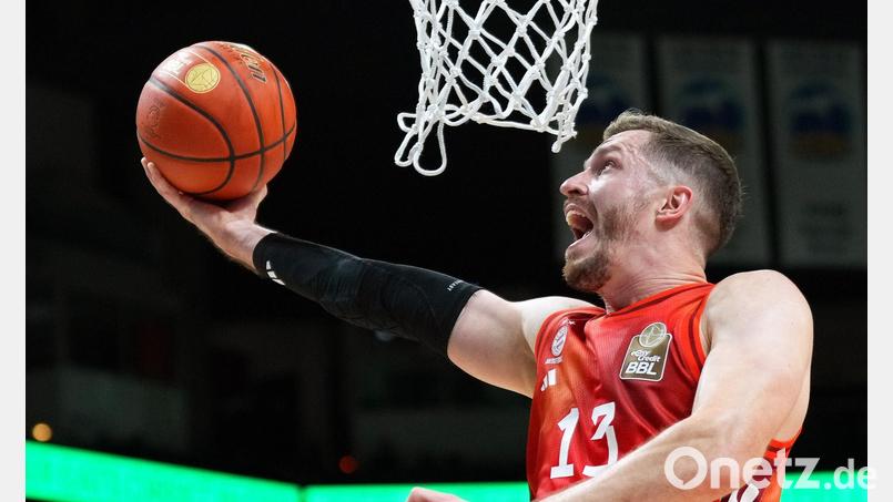 Andreas Obst sicherte den Bayern-Basketballern den Sieg über Panathinaikos Athen. Bild: Soeren Stache/dpa