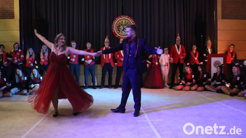 Feuchte Augen im Publikum, begeisterter Applaus am Ende des Tanzes: Prinzessin Elena I. und Prinz Timo I. begeisterten. Bild: mrr