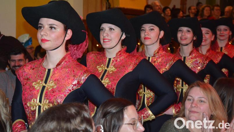 Beim Faschingsabend in der Kemnather Mehrzweckhalle ist auch die Prinzengarde des Waldecker Carnevalvereins mit von der Partie. Archivbild: jr