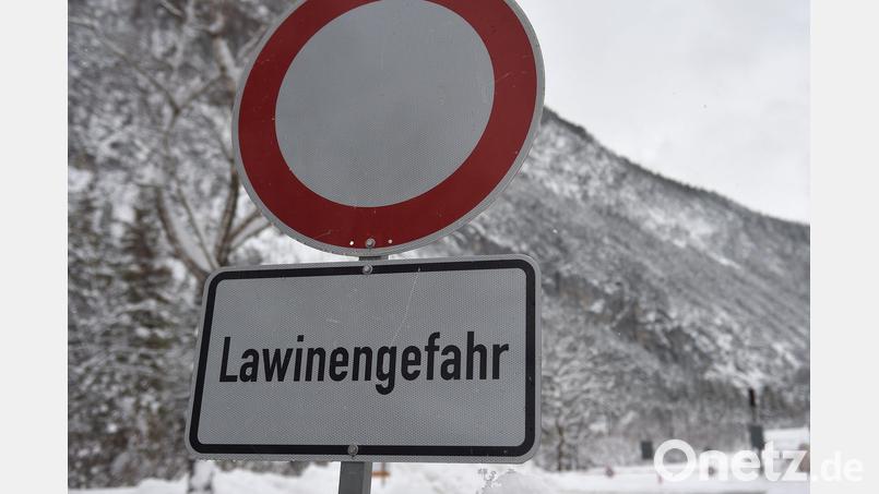 In höheren Lagen herrscht erhebliche Lawinengefahr. (Symbolbild) Bild: Angelika Warmuth/dpa