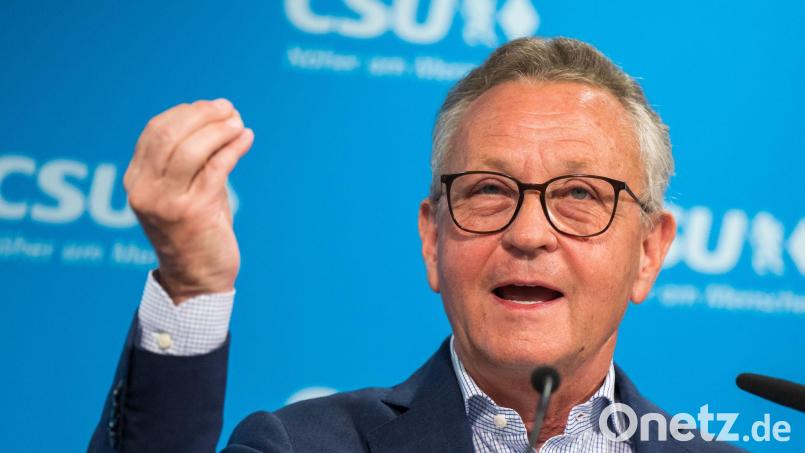 Der frühere Baywa-Chef Klaus Josef Lutz auf einer CSU-Veranstaltung im Jahr 2022. Lutz hat bislang sämtliche Vorwürfe im Zusammenhang mit der Schieflage der Baywa zurückgewiesen. (Archiv) Bild: Peter Kneffel/dpa