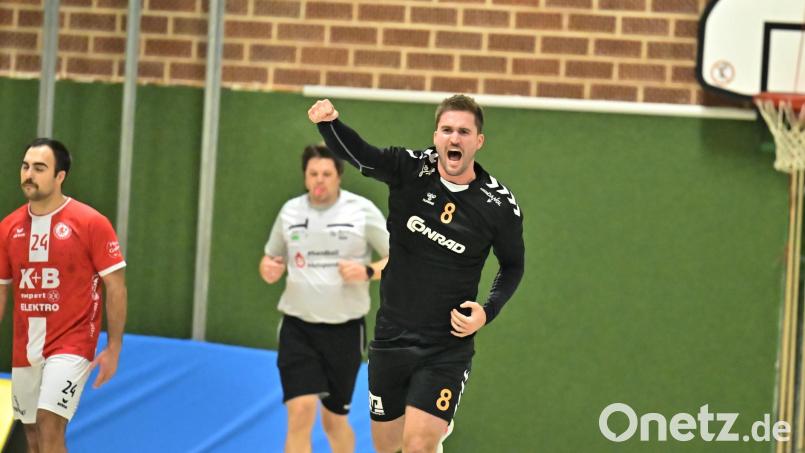 Verdienter Jubel: Mit 100 Toren ist Jonas Rohrbach der erfolgreichste Angreifer der HG Amberg. Bild: Hubert Ziegler