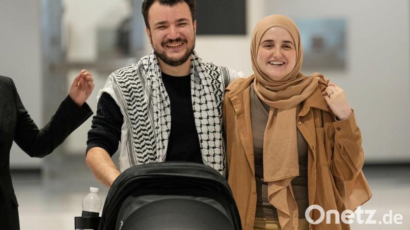 Nach seiner Freilassung aus der Abschiebehaft will Chalil nun die US-Regierung zur Verantwortung ziehen. (Archivbild) Bild: Seth Wenig/AP/dpa