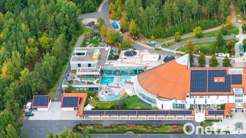 Das Sibyllenbad in Bad Neualbenreuth hat einen neuen Chef: Noch-Bürgermeister Klaus Meyer übernimmt ab 1. Juni die Leitung der Einrichtung. Luftbild: mür