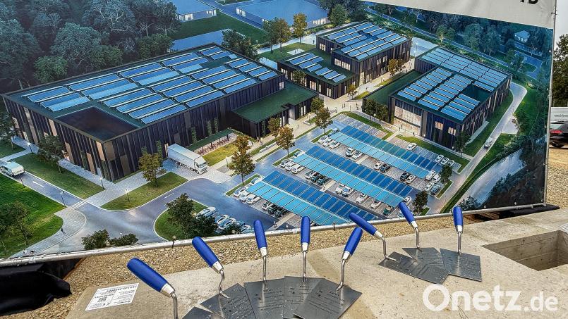 So soll es an der Vilstalstraße in Kümmersbruck in zwei Jahren ausschauen. Dort entsteht eines von elf Trainingszentren in Deutschland für den Zoll. Am Donnerstag, 25. September, war Grundsteinlegung. Bild: Stephan Huber