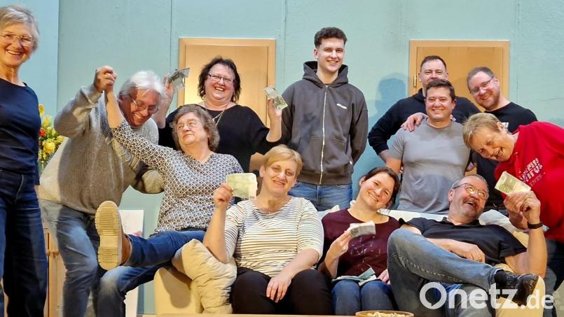 Die Akteure der Miesbergbühne Schwarzenfeld sind mit den Proben zu ihrem neuen Stück "Funny money" auf der Zielgeraden und haben viel Spaß. Bereits am Freitag, 23. Januar, ist Premiere. Bild: mab