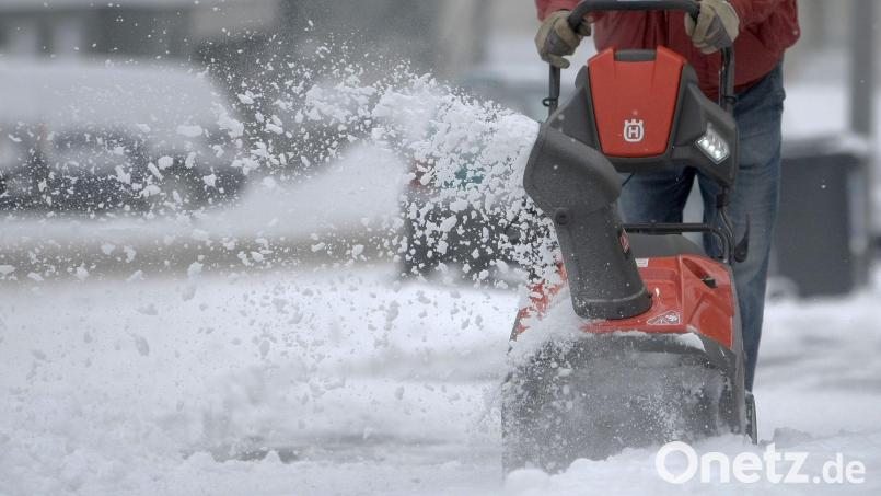 Wie es zu dem schweren Unfall beim Schneefräsen kam, war noch unklar. Symbolbild: Fredrik von Erichsen/dpa/dpa-tmn