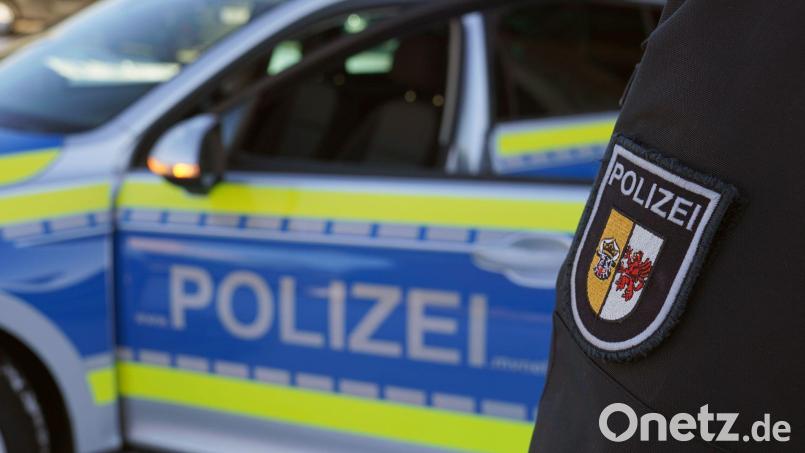 Nach einem Verkehrsunfall bei Ribnitz-Damgarten hat die Polizei in der Wohnung des Unfallfahrers eine Leiche gefunden. Symbolbild: Marcus Brandt/dpa