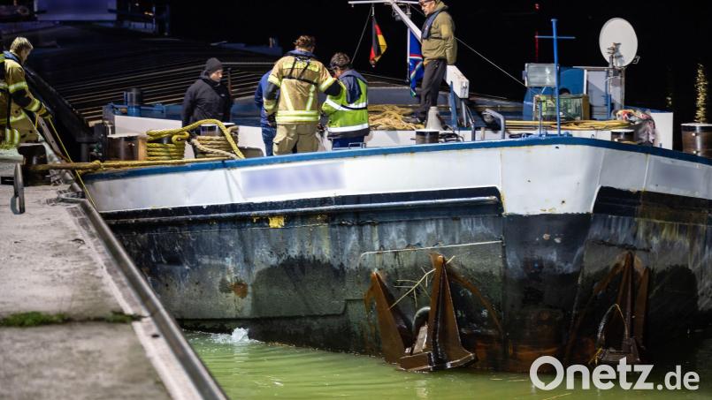 Das Schiff wurde im Fürther Hafen vertäut. (Archivbild) Bild: David Oßwald/News5/dpa