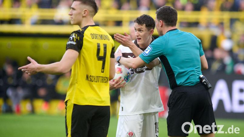 Ein hartes Foul von BVB-Verteidiger Nico Schlotterbeck wurde nur mit Gelb geahndet. Bild: Bernd Thissen/dpa