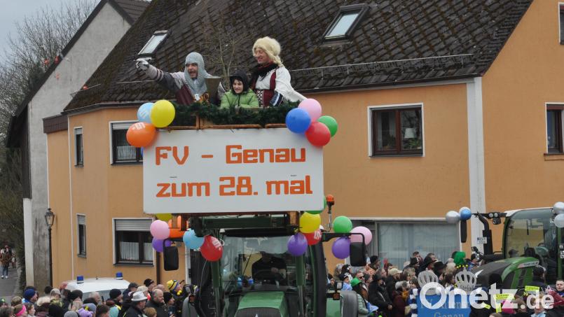 Der Faschingsverein "Altenstadt Genau" läuft am Samstag, 14. Februar, zur närrischen Hochform auf und wird bestimmt mit so vielen Zuschauern wie im vergangenen Jahr beschenkt. Heuer findet der Umzug zum 29. Mal statt. Archivbild: dob