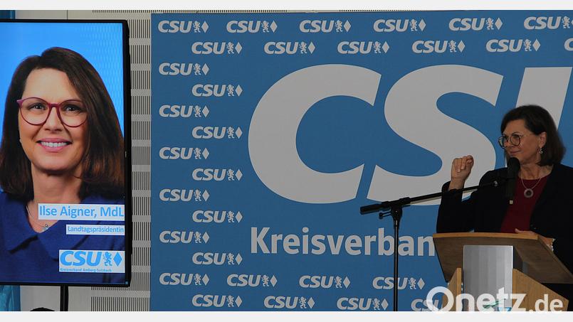 Landtagspräsidentin Ilse Aigner war die Hauptrednerin im Vitusheim Schnaittenbach: Für ihre 40-minütigen Ausführungen gab es viel Applaus. Bild: Gerhard Krones