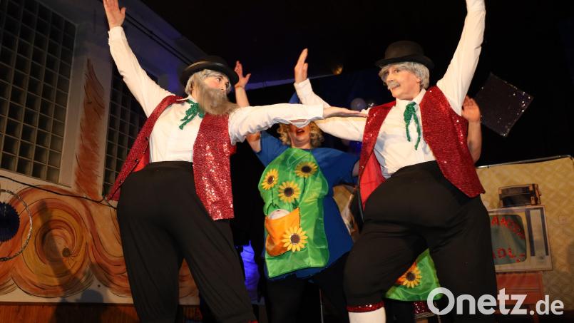 In den Musikantenstadel entführte das Unisex-Ballett der Helenesia. Bild: Harald Judas