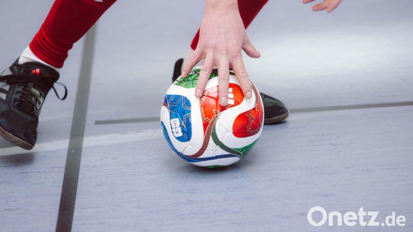 Die bayerische Futsal-Meisterschaft der A-Junioren steigt am Samstag in Speichersdorf. Die A-Junioren des SV Raigering spielen in der Gruppe B. Bild: Philipp Ponader