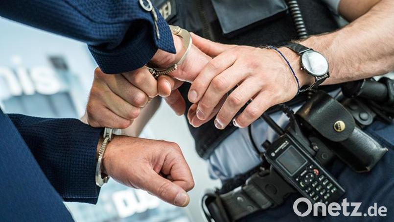 Bei einer Grenzkontrolle in Furth im Wald wurde ein per Haftbefehl gesuchter Dieb festgenommen Symbolbild: Bundespolizei