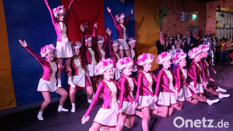 Sportlich und farbenfroh beeindruckte die Prinzengarde im neuen Outfit. Bild: do