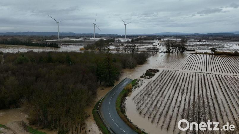 Massive Regenfälle haben in Südfrankreich für Überflutungen und Behinderungen geführt. Bild: Lionel Bonaventure/AFP/dpa