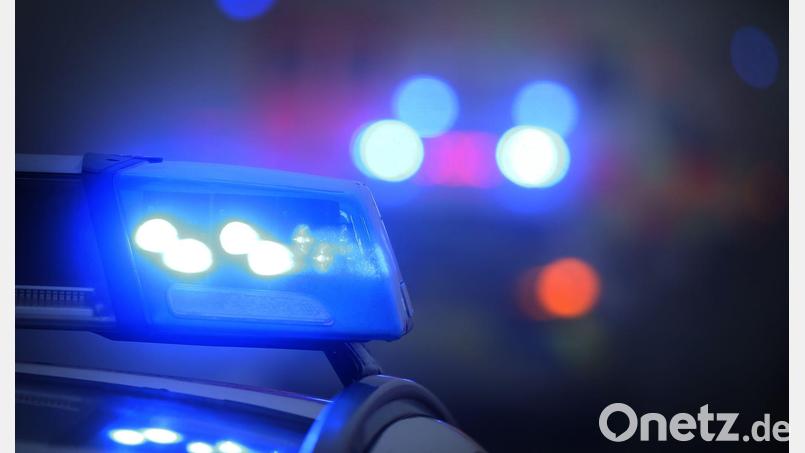 Im Landkreis Rosenheim starb ein Mann bei einem Verkehrsunfall. (Symbolbild) Bild: Karl-Josef Hildenbrand/dpa