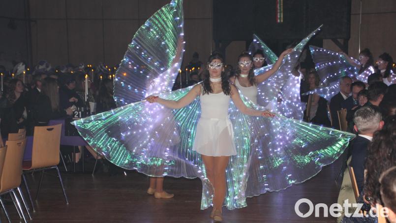 Fulminanter Auftakt des "Maskenballs der Phantasie". Bild: kro