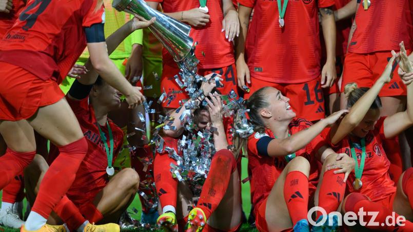 In der „Football Money League“ kletterten die Münchnerinnen unter die weltweit zehn umsatzstärksten Clubs. Bild: Robert Michael/dpa