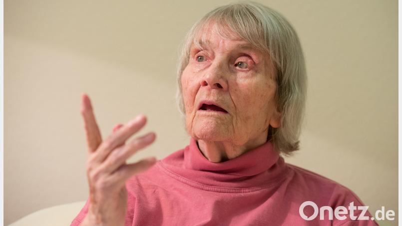 Die Autorin und Bildhauerin Dorothea Buck wurde in der NS-Zeit aufgrund einer psychischen Erkrankung zwangssterilisiert und erlebte in einer Anstalt Grausames. Danach kämpfte sie ein Leben lang für eine menschliche Psychiatrie. Archivbild: Daniel Reinhardt/dpa