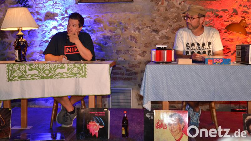 Die letzte musikalische Lesung mit Florian Wein (links) und Markus Pleyer fand in Burgtreswitz statt. Bild: Max Hegner/Ovigo-Theater