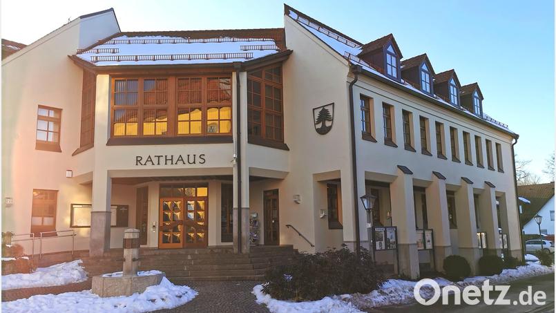 Wer bestimmt künftig im Rathaus Oberviechtach mit? Für den neuen Stadtrat schicken acht Parteien und Wählergruppen ihre Bewerber ins Rennen. Um das Amt des Bürgermeisters bewerben sich zwei Kandidaten. Bild: Portner