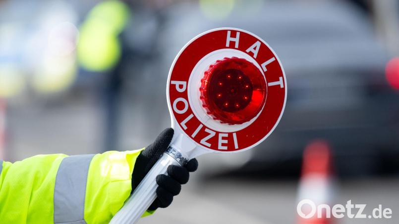 Die Kontrolle der Grenzpolizei fand an einer Rastanlage an der A9 im oberfränkischen Landkreis Hof statt. (Symbolbild) Bild: Sven Hoppe/dpa