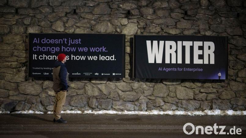 Sind Mitarbeiter geschult für den Umgang mit KI? Die Meinungen klaffen auseinander. (Archivbild) Bild: Gian Ehrenzeller/KEYSTONE/dpa