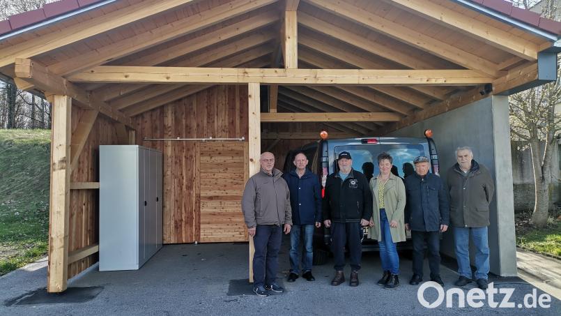Das Carport bei der Schule mit Lagerräumen und Unterstellplatz für den Bürgerbus wurde im Rahmen des Regionalbudgets 2023 gefördert. Jetzt meldet Winklarn ein neues Projekt Bild: amö