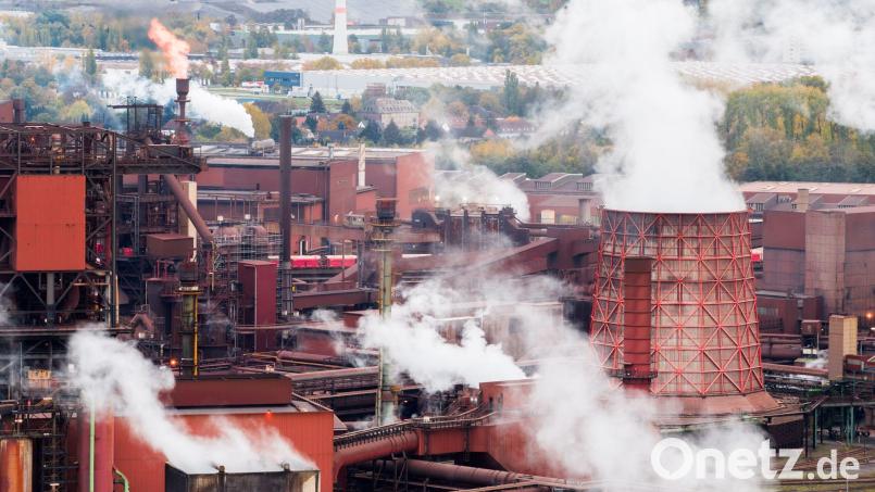 Starker Rückgang der Rohstahlproduktion 2025: Die Stahlindustrie spricht vom vierten Krisenjahr in Folge. (Symbolbild) Bild: Julian Stratenschulte/dpa