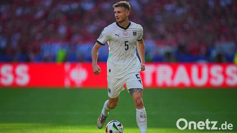 Der Österreicher Stefan Posch wechselt auf Leihbasis zum FSV Mainz 05. (Archivbild) Bild: Michael Kappeler/dpa