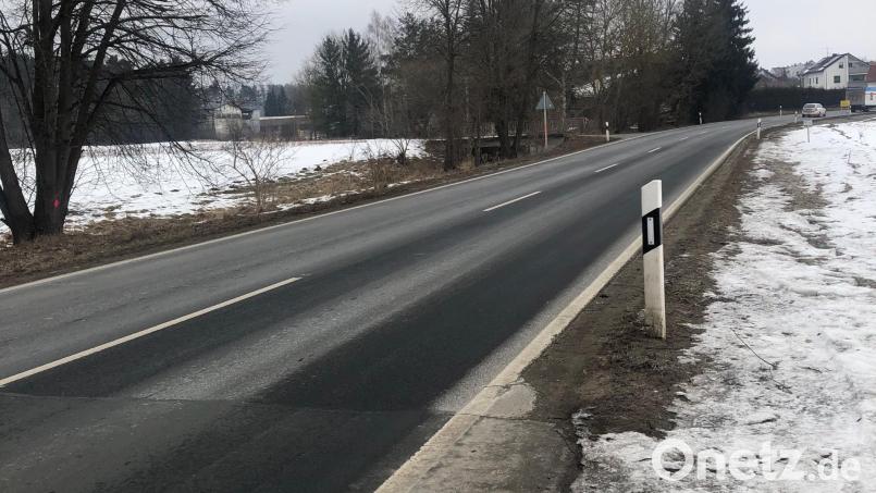 Mit dem Bau der Umgehungstraße wird der Radweg, der bisher auf Höhe des Badeweihers endet, bis nach Mantel hineingeführt und an der Hüttener Straße entsteht ein Kreisverkehr. Die Beleuchtung beider Projekte war Thema der Sitzung. Bild: sei