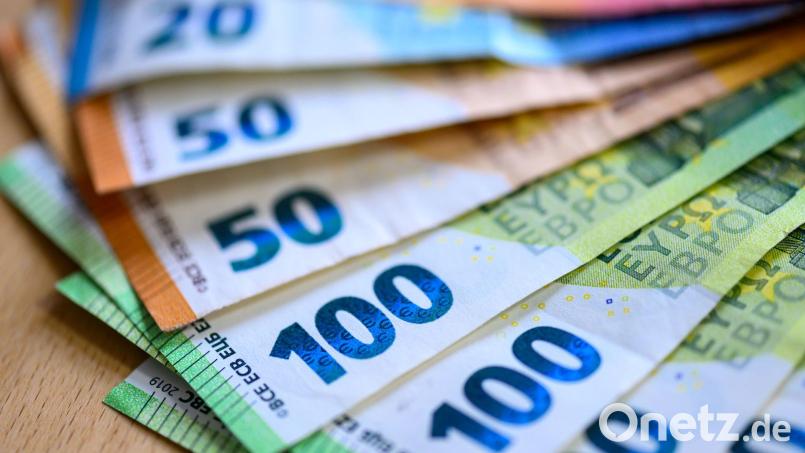 Die Mindestlohn-Erhöhung bringt vielen Menschen in Bayern mehr Geld - wie vielen ist nicht ganz klar. Bild: Hendrik Schmidt/dpa