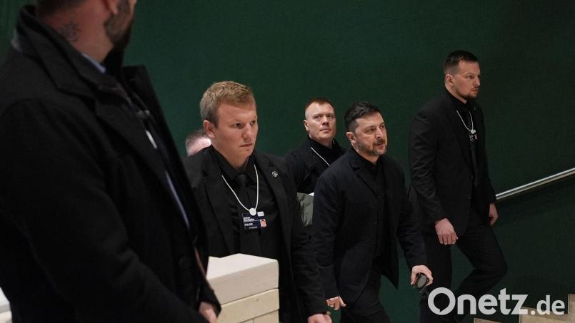 Der ukrainische Präsident Selenskyj in Davos, wo er sagte, dass Vertreter der USA, der Ukraine und Russlands über Bedingungen für ein Ende des Ukraine-Krieges reden wollen. Bild: Evan Vucci/AP/dpa