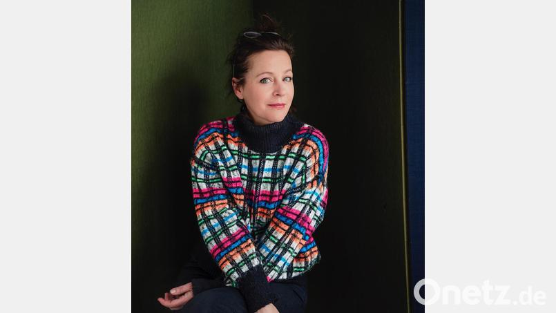 Schauspielerin Jule Ronstedt kommt mit ihrem Buch "Menomorphosen-Erzählungen aus der Mitte des Lebens" in die Historische Druckerei Seidel. Bild: Christian Hartmann/exb