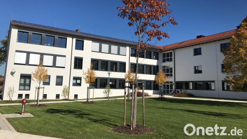 An der Vilsecker Schule tauchte die Amokdrohung in einer Kabine der Herrentoiletten auf. Archivbild: Klaus Högl