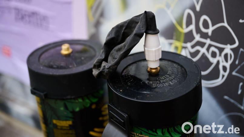 Der Konsum von Lachgas ist gerade für Minderjährige mit hohen Gesundheitsrisiken verbunden. (Symbolfoto) Bild: Annette Riedl/dpa