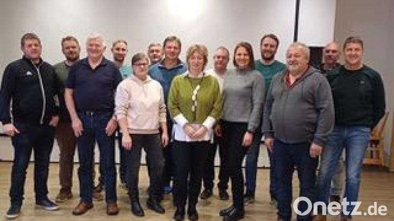 Die FWG Schwarzach hat ihre Kandidaten für die Gemeinderatswahl am 8. März nominiert. Die Aufstellungsversammlung fand in der Waldschänke statt. Bild: Karin Scheuerer-Pamler