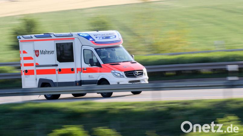 Trotz Reanimation durch den Rettungsdienst erlag der Mann seinen schweren Verletzungen. (Symbolbild) Bild: Jan Woitas/dpa-Zentralbild/dpa