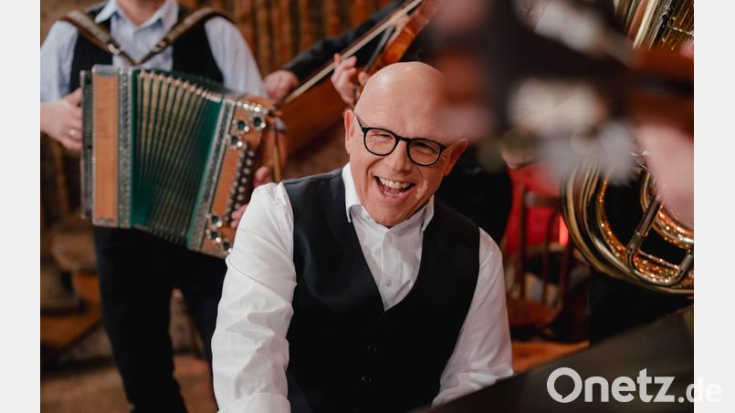 Moderator, Erfinder und Gesicht der "Brettl-Spitzen", Jürgen Kirner. Bild: Jan Saurer/exb