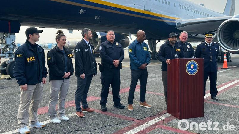 FBI-Direktor Kash Patel spricht auf einer Pressekonferenz über die Verhaftung von Ex-Snowboarder und mutmaßlichem Drogenboss Ryan Wedding. Bild: Amy Taxin/AP/dpa