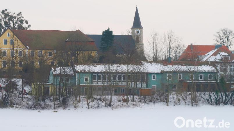 Zu einem stattlichen Gebäude hat sich seit dem Bau 1990 das Kinderhaus Friedenfels entwickelt. Nun soll es zum dritten Mal erweitert werden. Bild: bsc