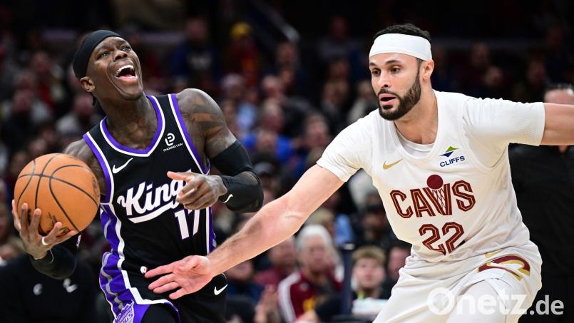 Dennis Schröder (l.) kam in Cleveland auf 21 Punkte. Bild: David Dermer/AP/dpa